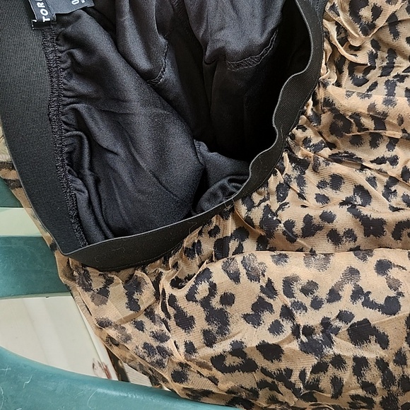 Torrid triple lined cheetah skirt. M/L - Picture 7 of 8